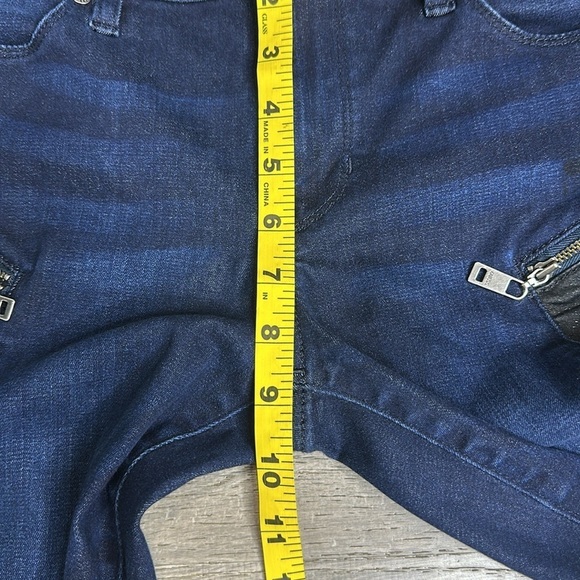 Guess Women’s Shimmering Two-Tone Zip Hem Skinny Jeans Sz 31 - Picture 9 of 12